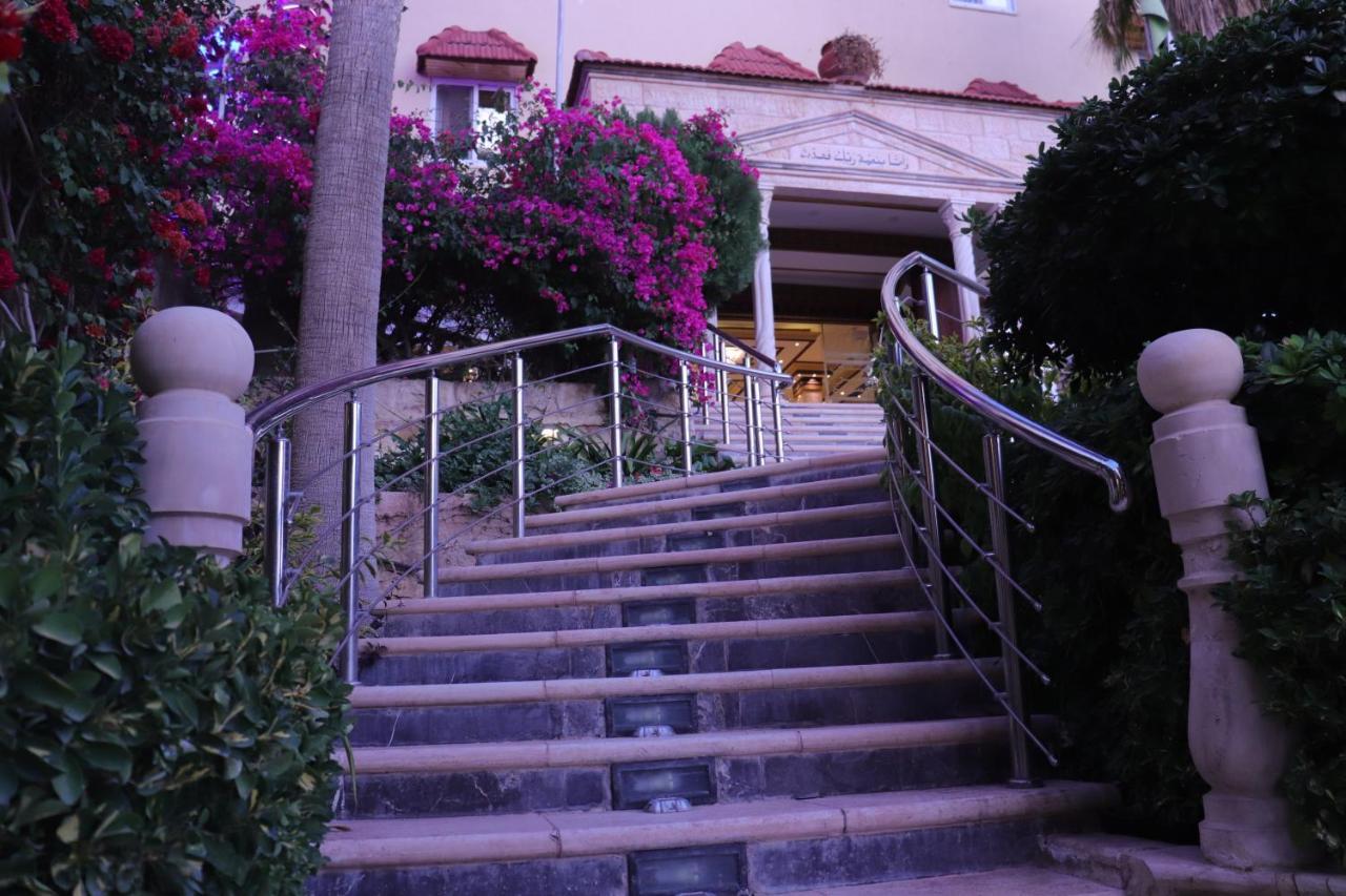 Amra Palace International Hotel Wadi Musa Exterior foto