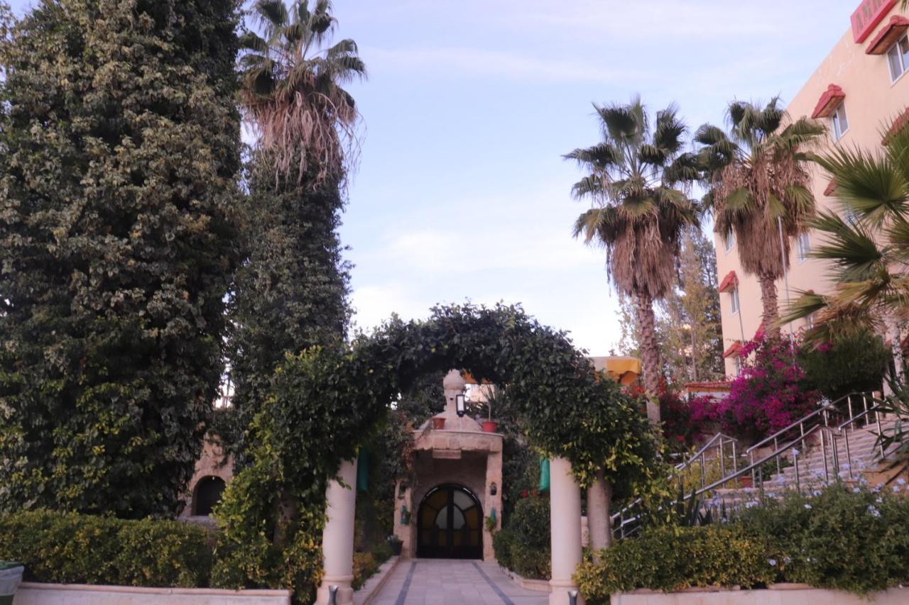 Amra Palace International Hotel Wadi Musa Exterior foto