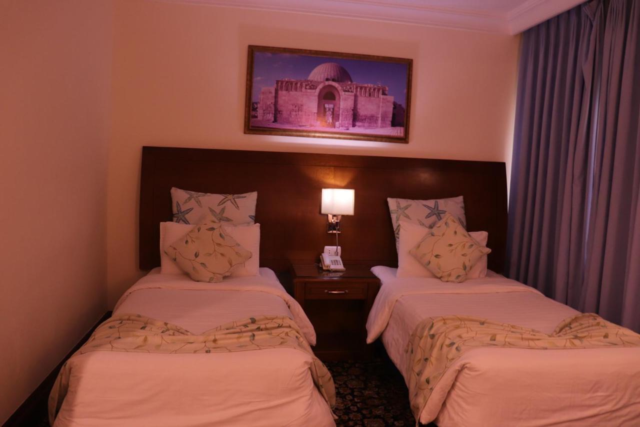 Amra Palace International Hotel Wadi Musa Exterior foto