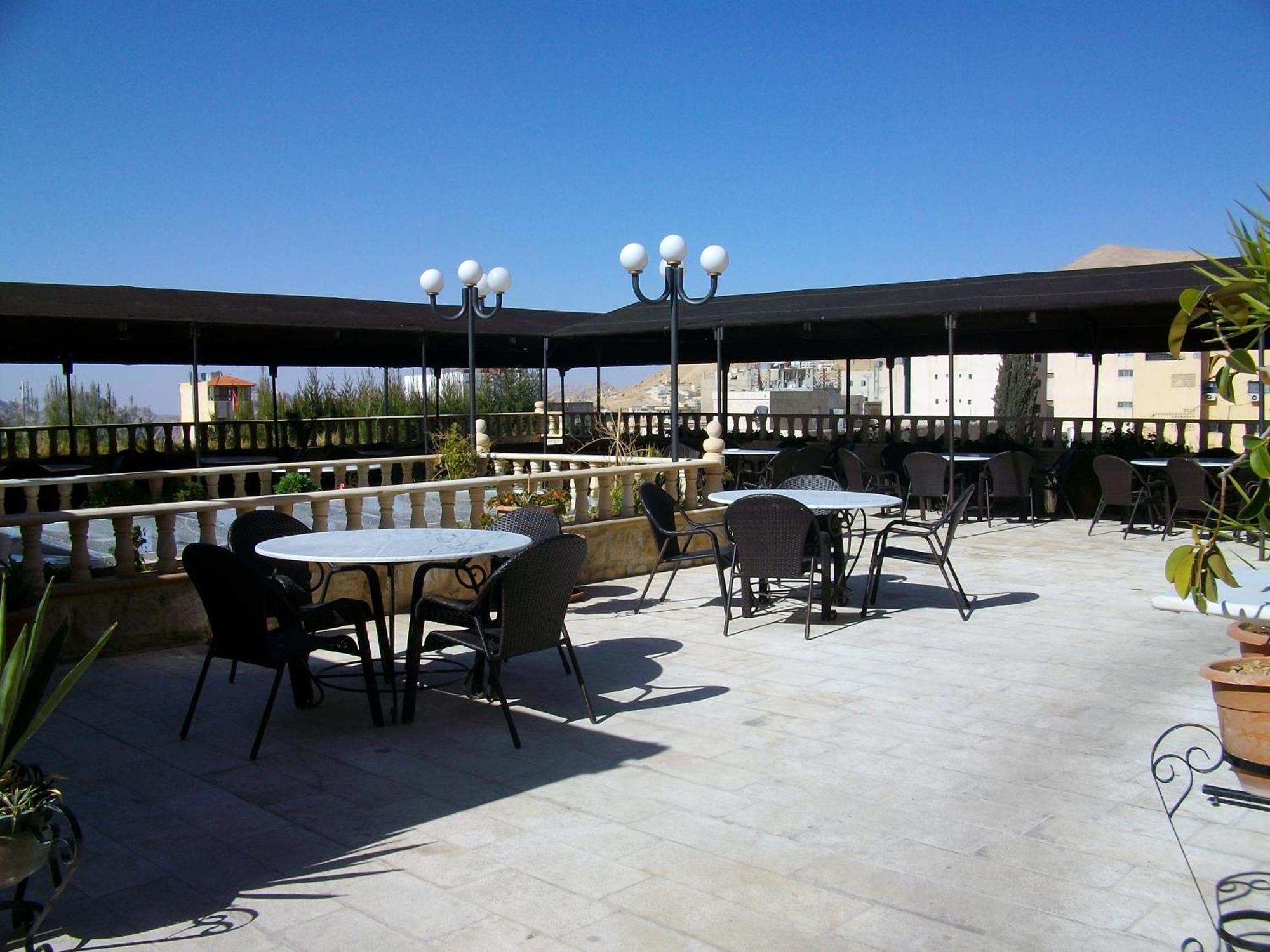 Amra Palace International Hotel Wadi Musa Exterior foto