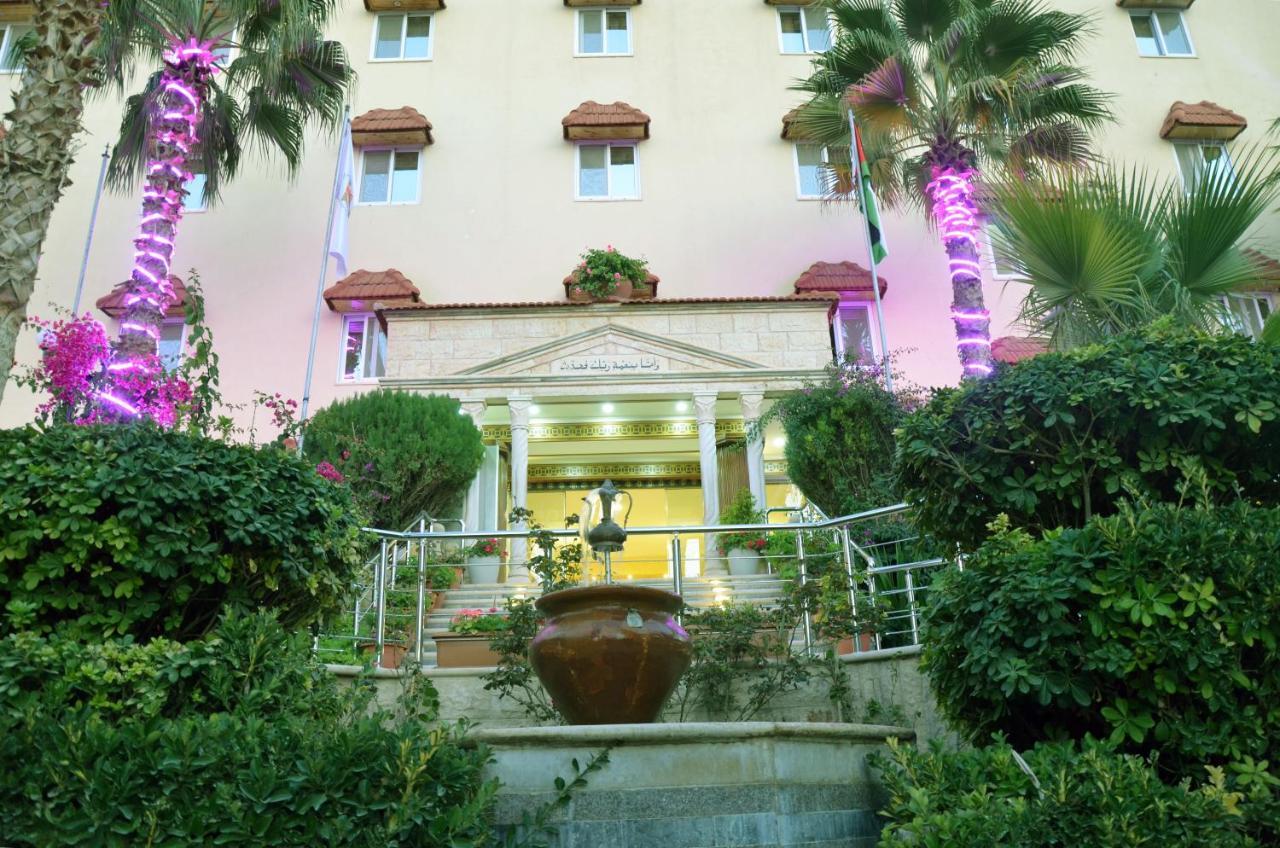 Amra Palace International Hotel Wadi Musa Exterior foto