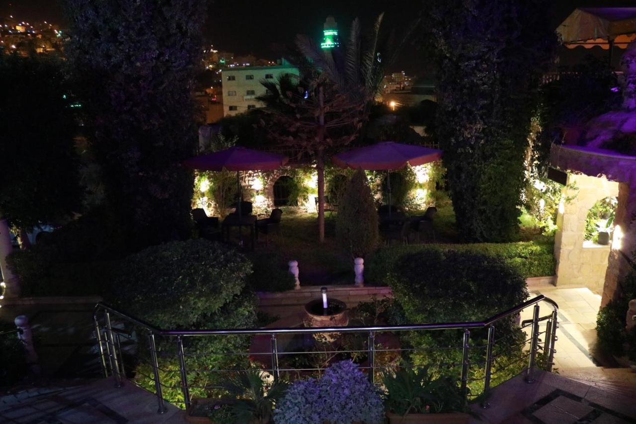 Amra Palace International Hotel Wadi Musa Exterior foto